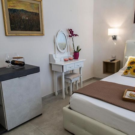 Alloggio Turistico Port Inn Civitavecchia Bagian luar foto