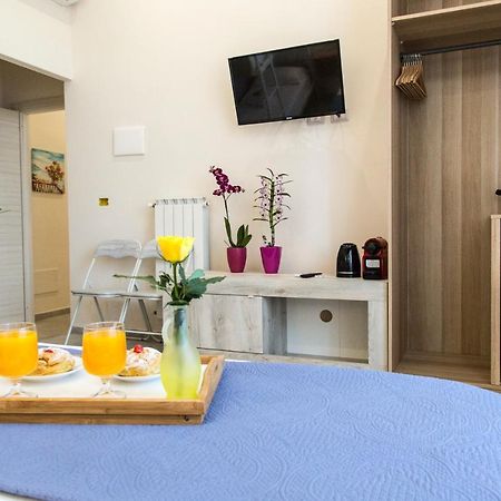 Alloggio Turistico Port Inn Civitavecchia Bagian luar foto
